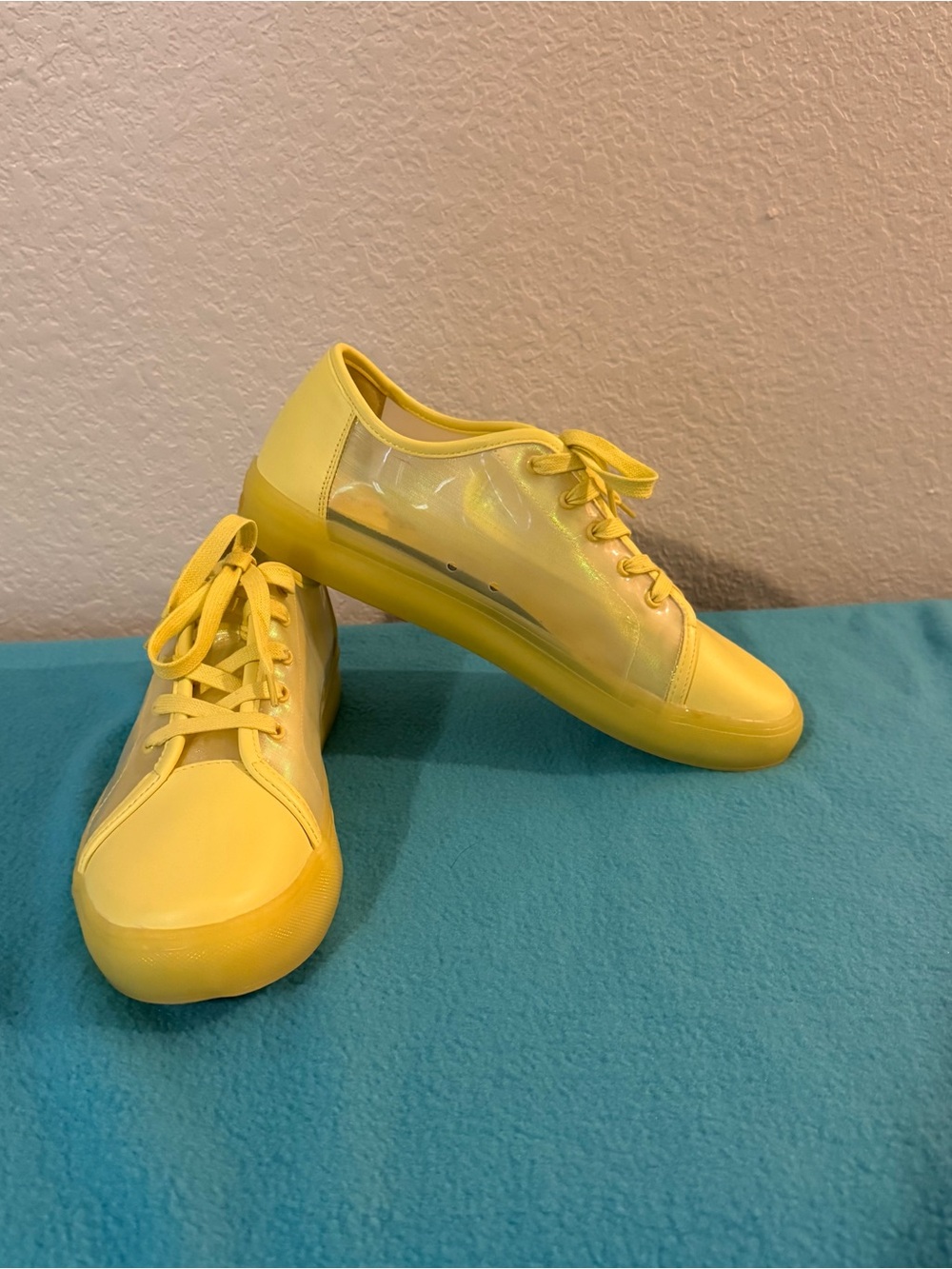 Women’s Katy Perry Lace-Up Casual Sneakers